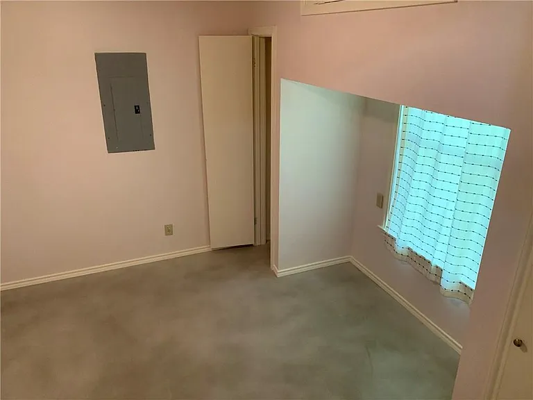 4428 Gillis St — Photo 16