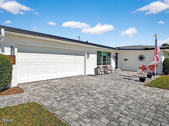 2nd image of 213 Standish Dr