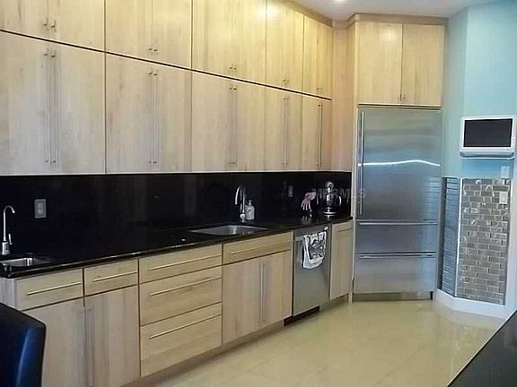 5th image of 3014 Red Oak Ct APT 201