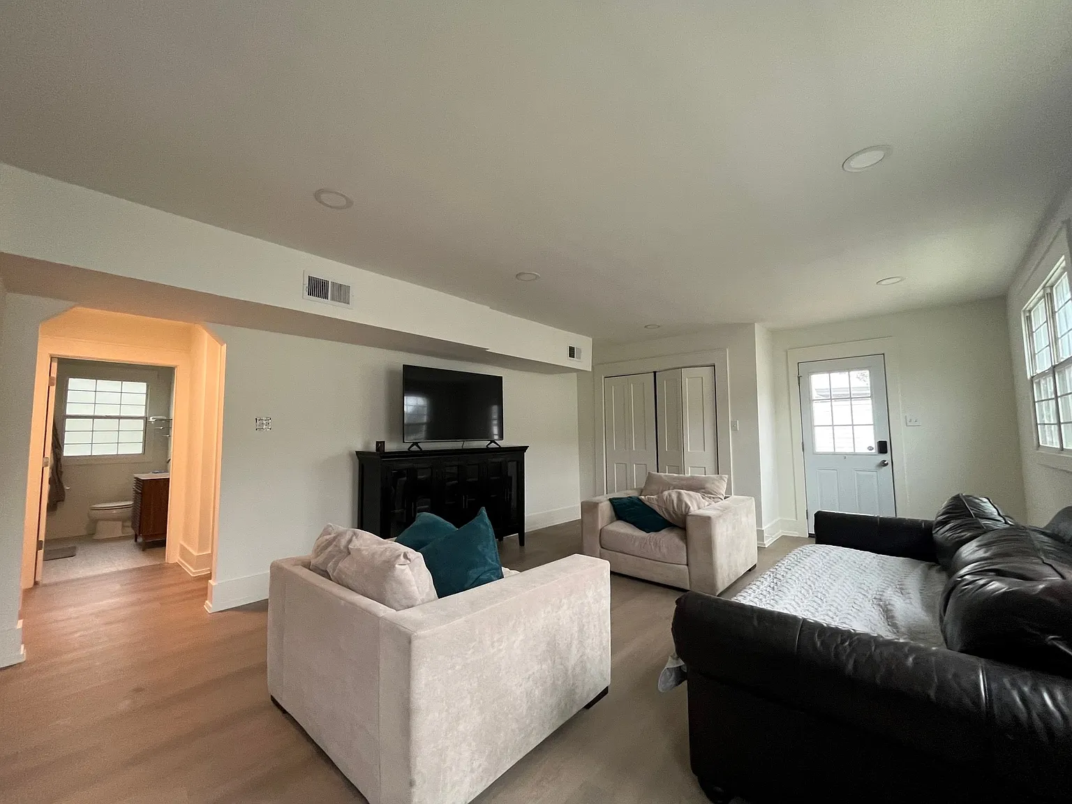 1 bed, 800 sqft, $1,395 — Photo 3