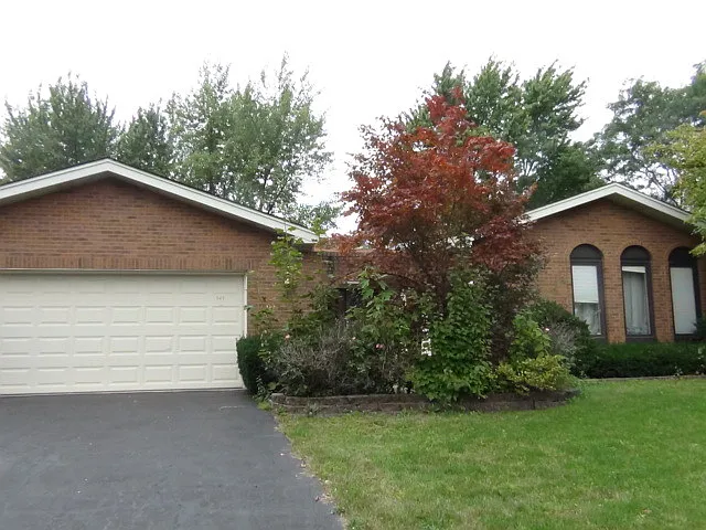 525 W Revere Ln photo 1
