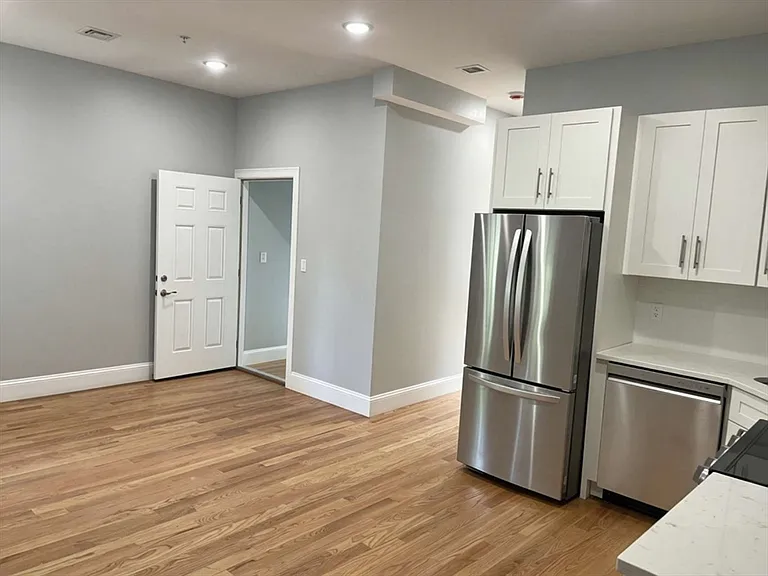 84 Chelsea St #1 — Photo 7