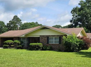 1009 Meadowbrook Ln, Tylertown, MS 39667
