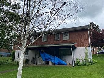 2nd image of 208 13th Ave