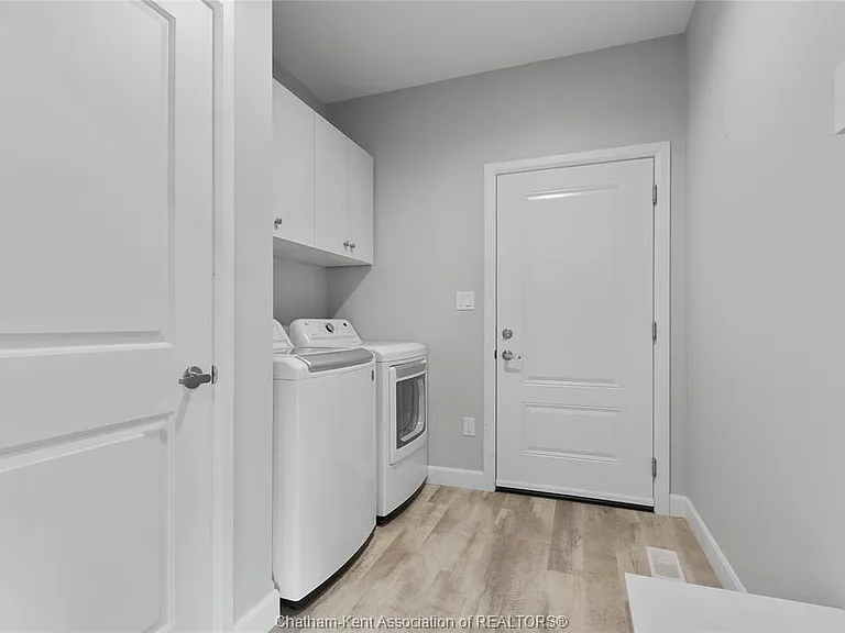 131 Grassland Grv — Photo 11