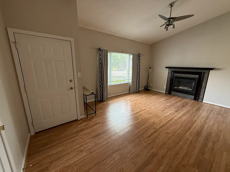 5866 Regency Dr — Photo 3
