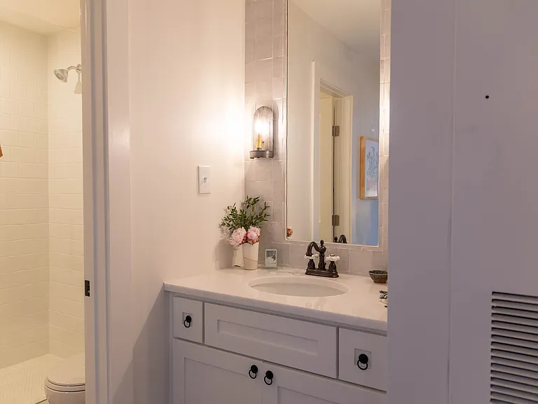 5516 Roosevelt Ave #206 — Photo 13