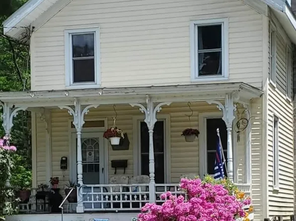 20 Center St, Deposit, NY 13754