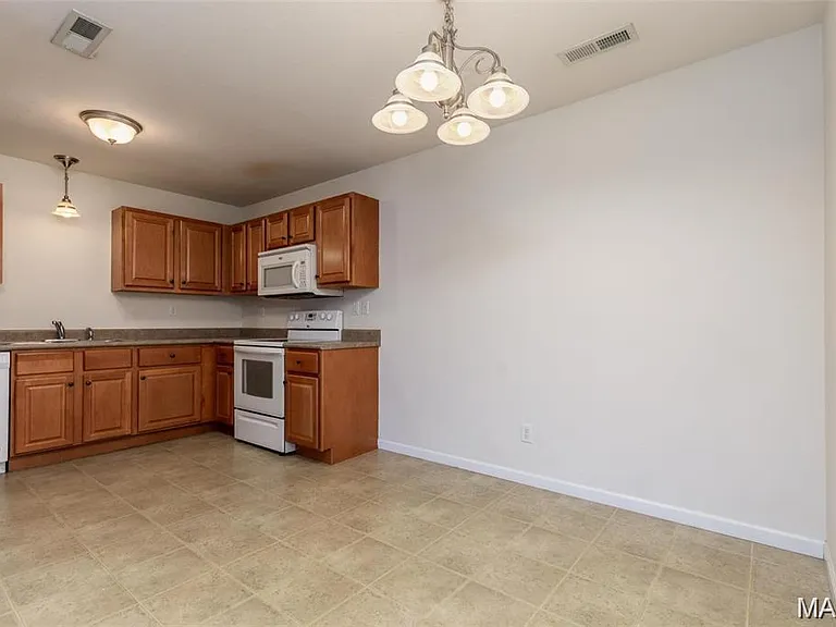 1770 Lexington Pl #104 — Photo 9