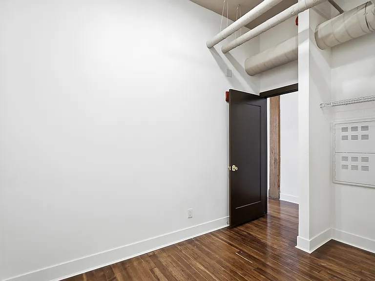 907 Main St #9 — Photo 18