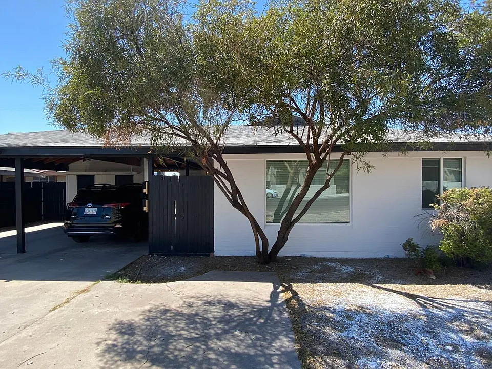 527 W Glenrosa Ave