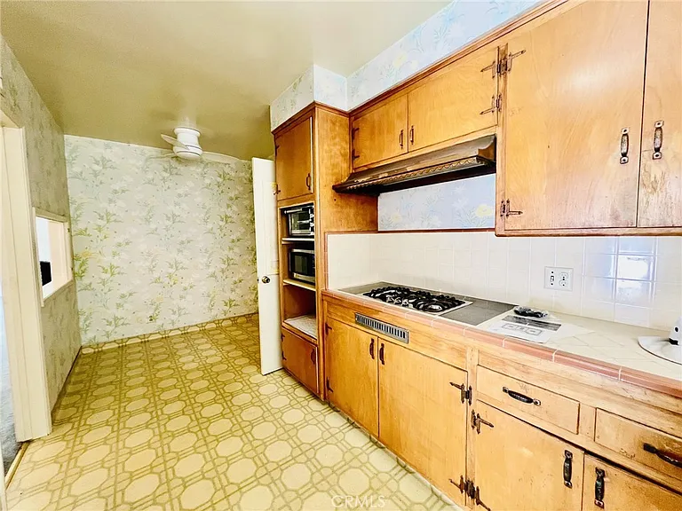 2408 S 8th Ave — Photo 9