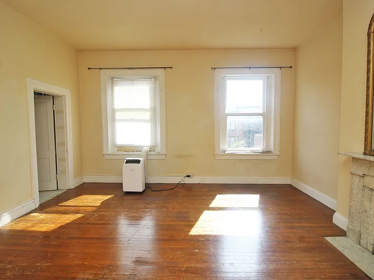 808 Cathedral St — Photo 11