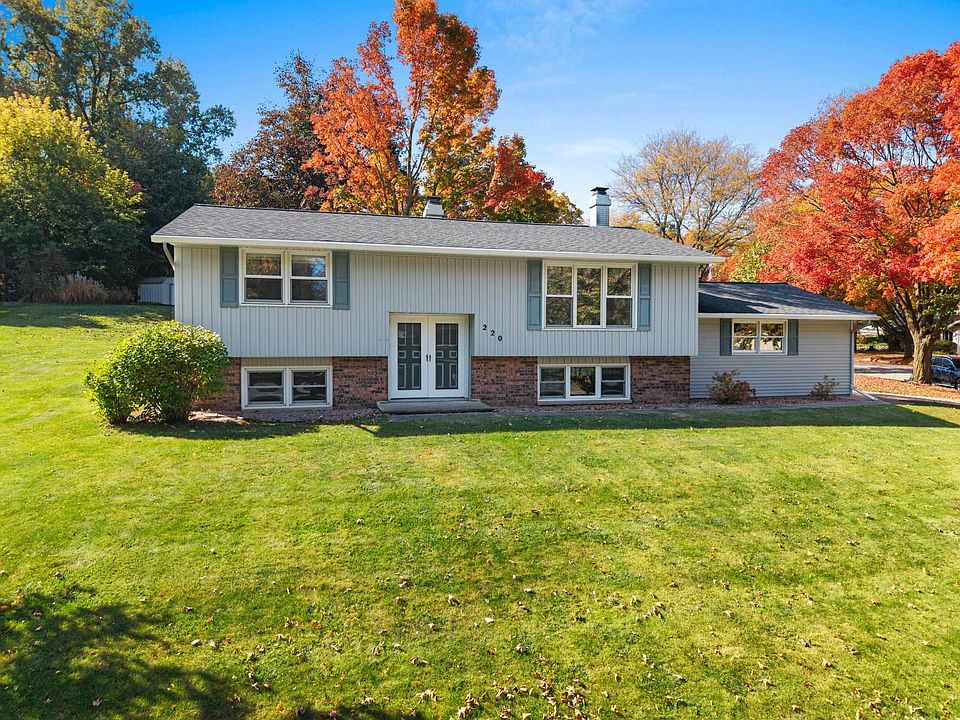 1st image of 220 Cliffview Dr