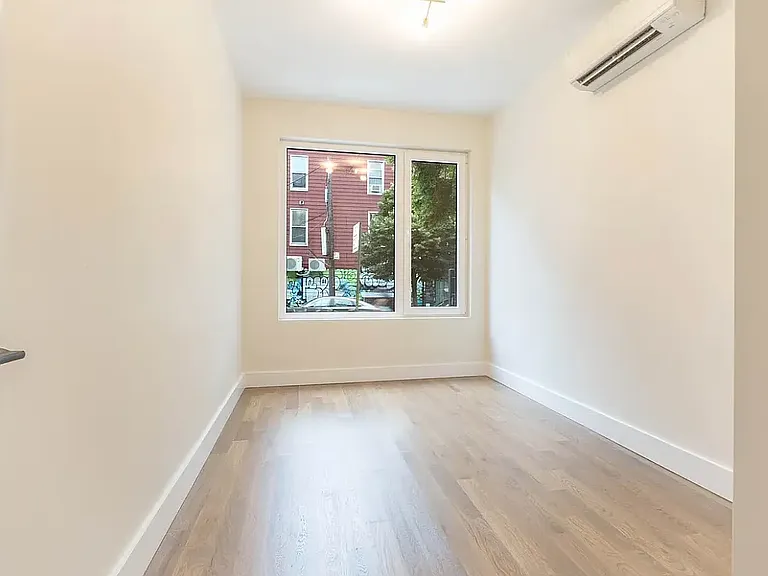 51 Ten Eyck St #3R — Photo 10