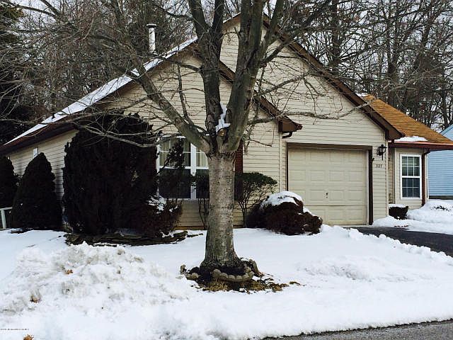 2nd image of 327 Gardenia Dr