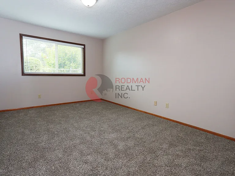 2045 Tibbetts Dr — Photo 10