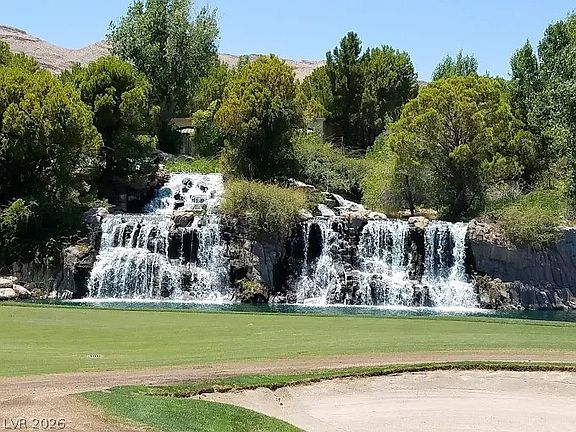 5th image of 12 Pebble Hills Ct