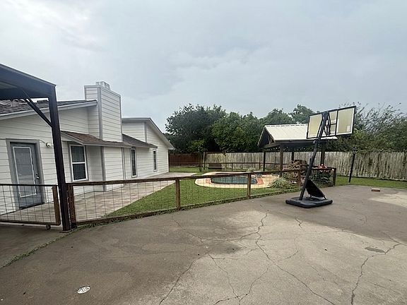 5th image of 2505 Morning Star Ln