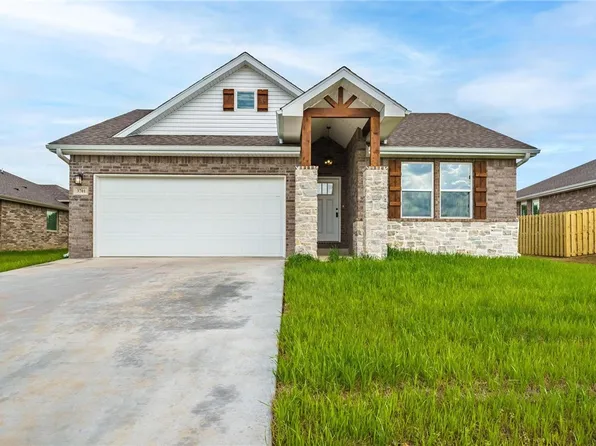 3701 N J R Martin Dr, Siloam Springs, AR 72761