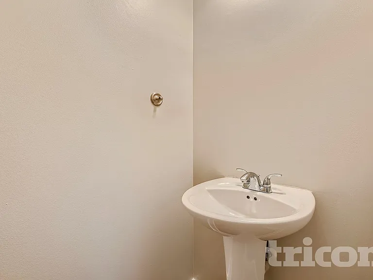 87 Thomas Place Dr — Photo 14