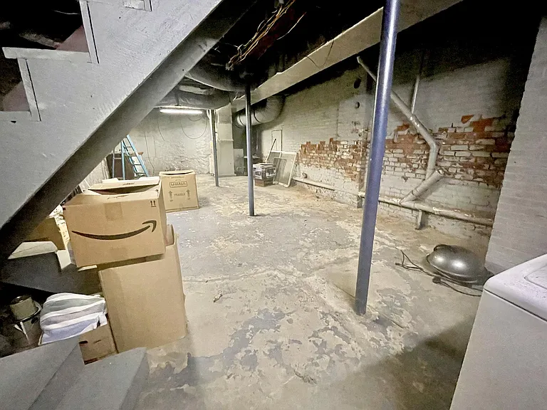 483 N Main St — Photo 48
