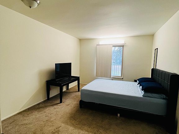 2nd image of 1645 Kirts Blvd