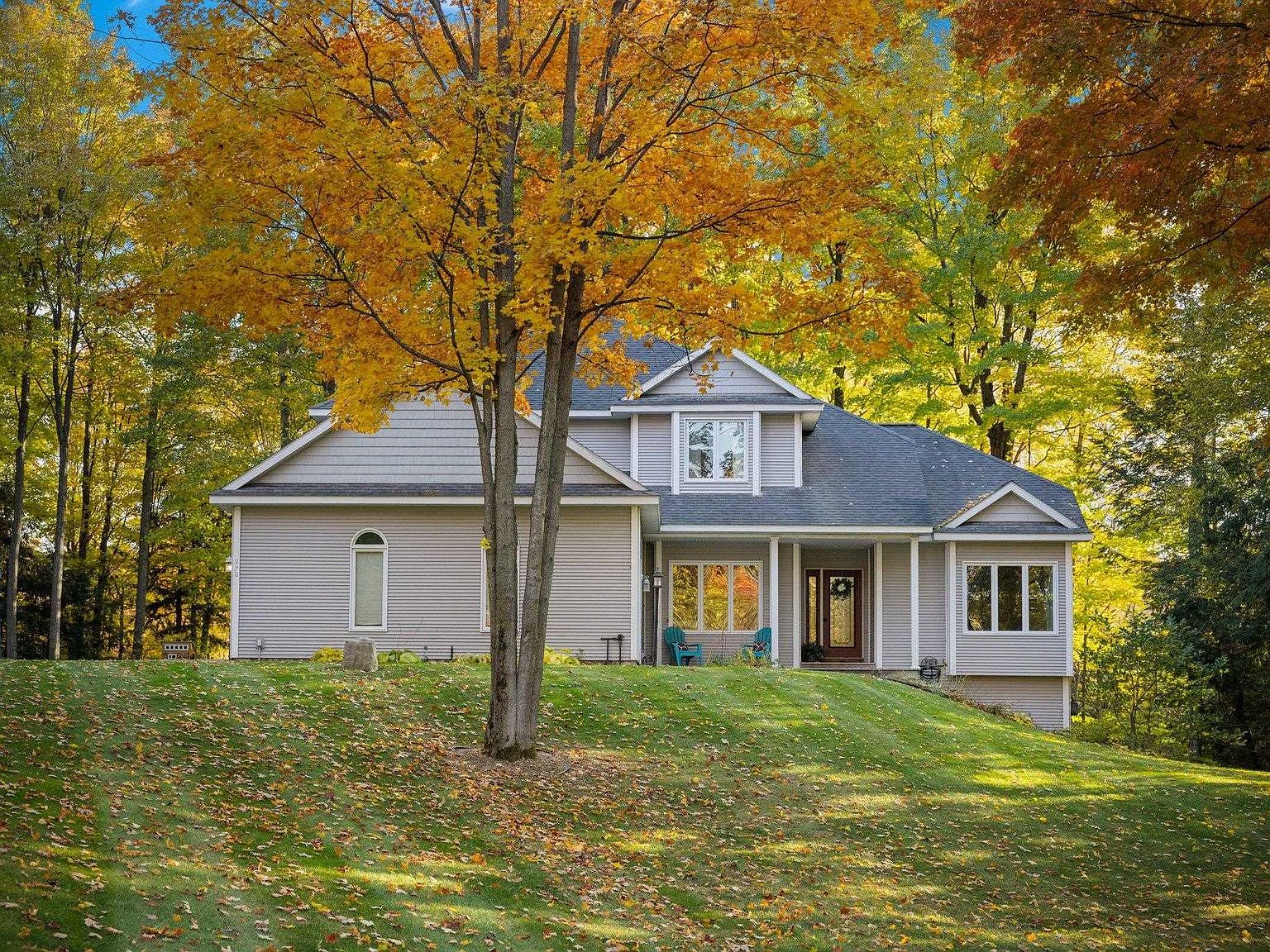 970 Shamrock Ln, Traverse City, MI 49696 Zillow