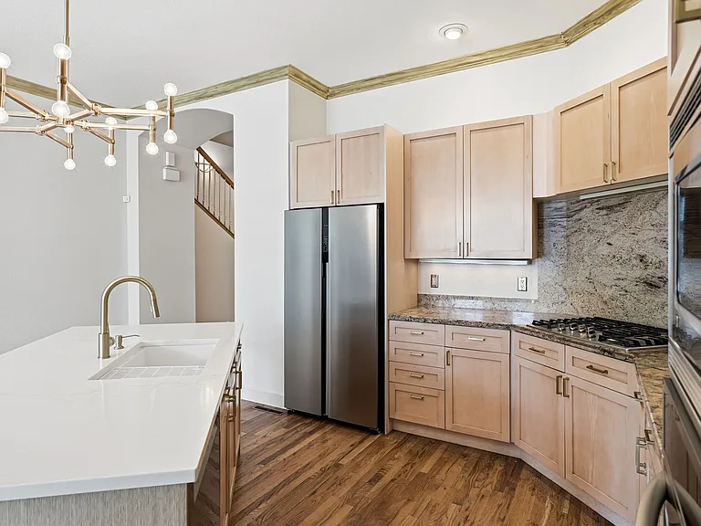 566 Josephine St — Photo 25