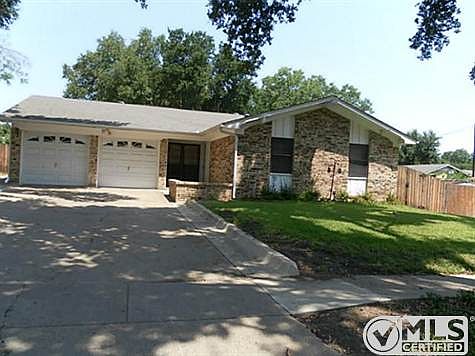 1st image of 1303 Red Oak St