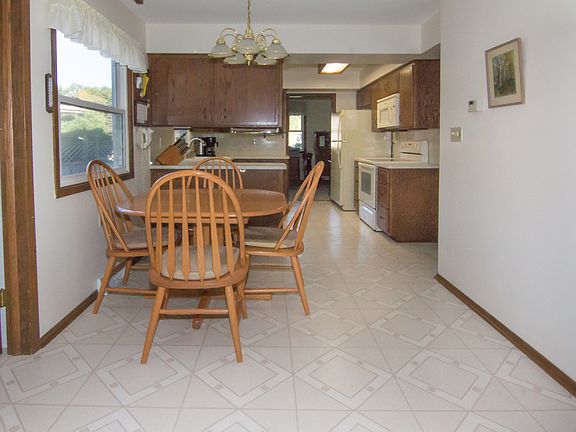 Dinette Reverse View