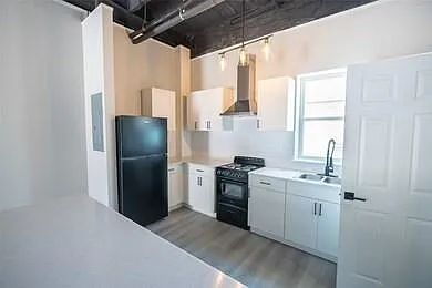 2612 Castle #H — Photo 6