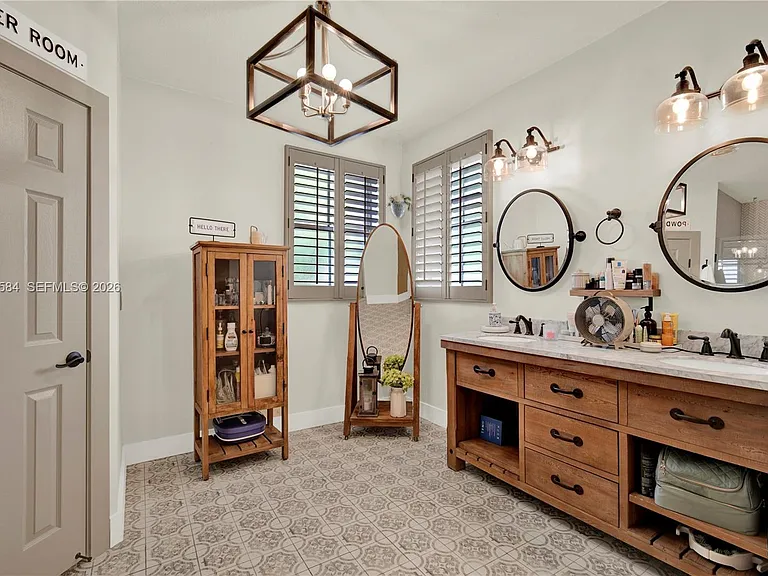 11921 SW 126th Ter — Photo 37