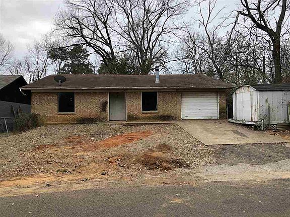3rd image of 1102 1/2 Shirley Dr
