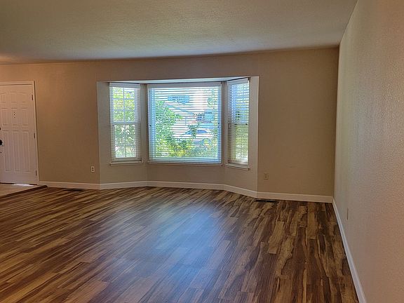 5th image of 3483 Nantucket Dr