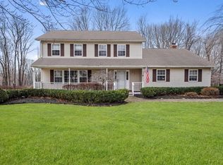 15 Spinnaker Ct, Monroe, NY 10950
