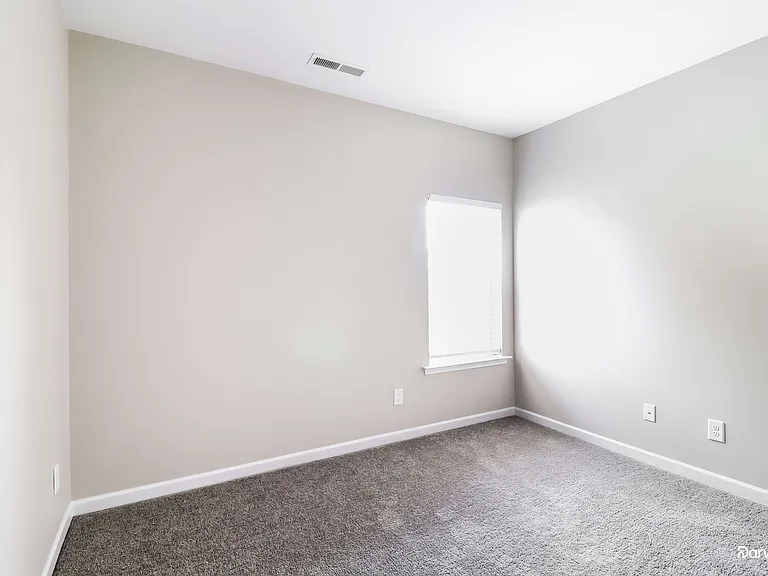 2078 Springfield Dr — Photo 9
