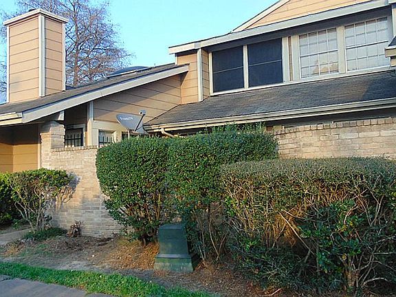 2nd image of 12203 Sandpiper Dr #122