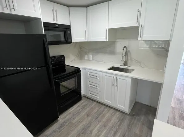 22 Suffolk Dr #22-A, Boca Raton, FL 33434