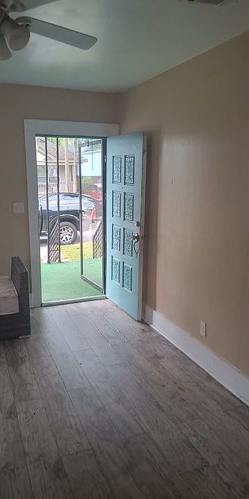2nd image of 407 W 60th St