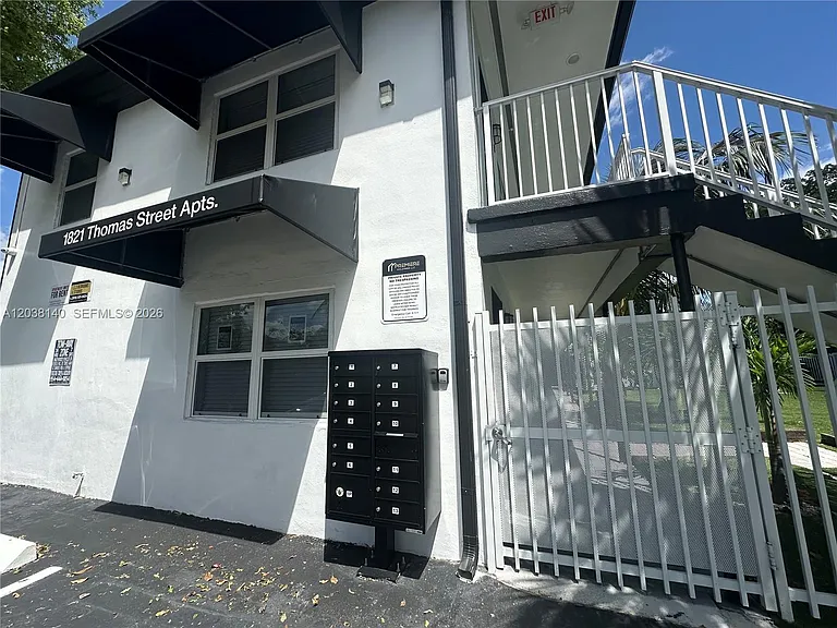 1821 Thomas St #2 — Photo 28