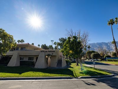 675 N Los Felices Cir W Unit J200, Palm Springs, CA, 92262