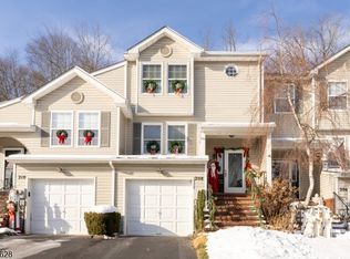 208 Canal Way, Hackettstown Town, NJ 07840