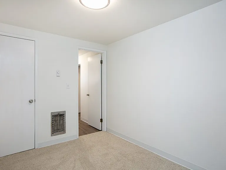 Pacific Ridge Apartments — Photo 17