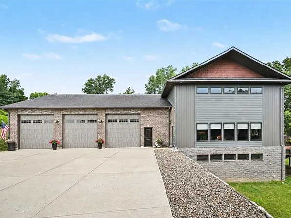 300 SE 30th St, Oak Grove, MO 64075