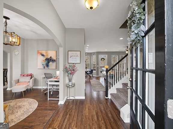 3rd image of 508 Chestnut Walk