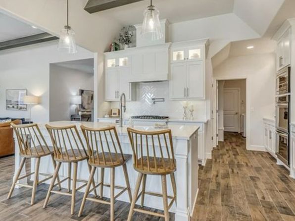 14601 Rushing Ln, Edmond, OK 73025