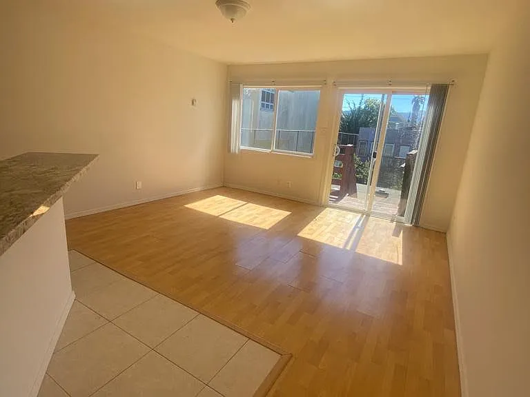 1030 York St — Photo 10