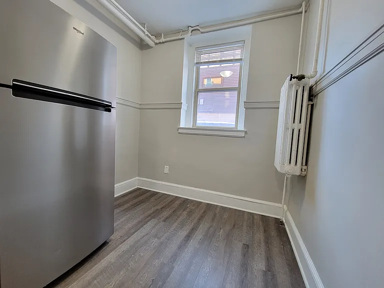 Raymond Apartments — Photo 15