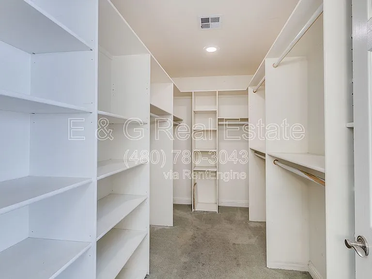 526 E Flynn Ln — Photo 24